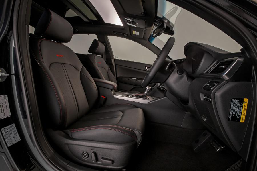 Интерьер Kia Optima GT 2016 года  (AU) (фото 2 из 18)